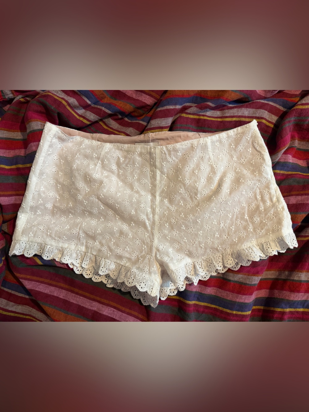 Caily Frill eyelet Shorts White